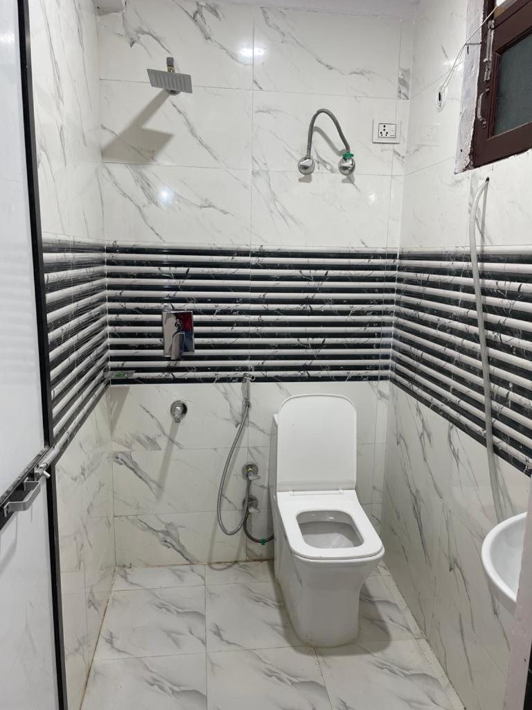 Krishna Lajpat Nagar 1- Couple Friendly New Delhi